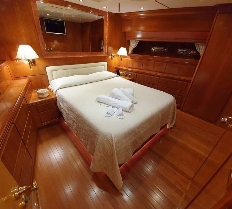BOOMERANG IV Yacht Charter Details, Posillipo CHARTERWORLD Luxury